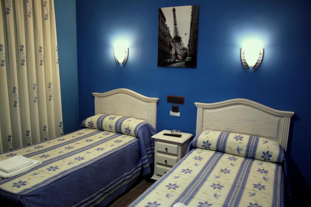 Hostal Regio Madrid Dış mekan fotoğraf